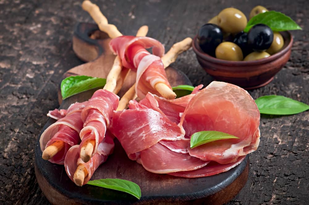 Prosciutto cotto o prosciutto crudo bioenergy nutrition integratori sportivi alimentazione cuneo